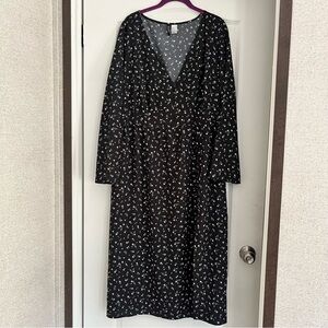 Divided Black and White Floral Long Sleeve Dress